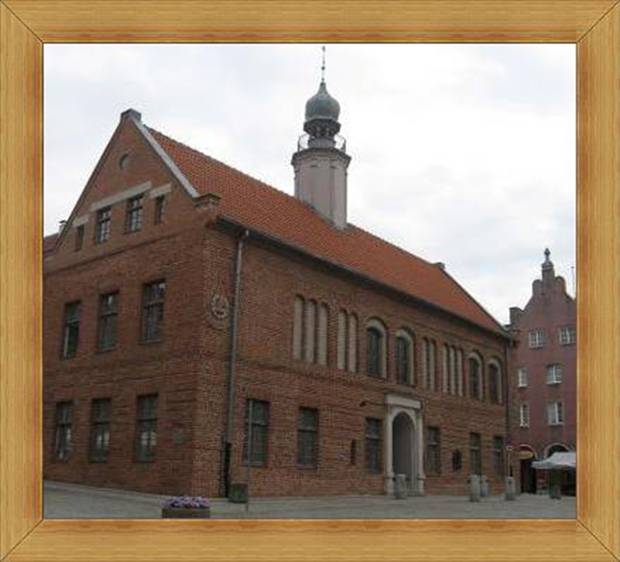 Zabytkowy ratusz Olsztyn stare miasto rynek